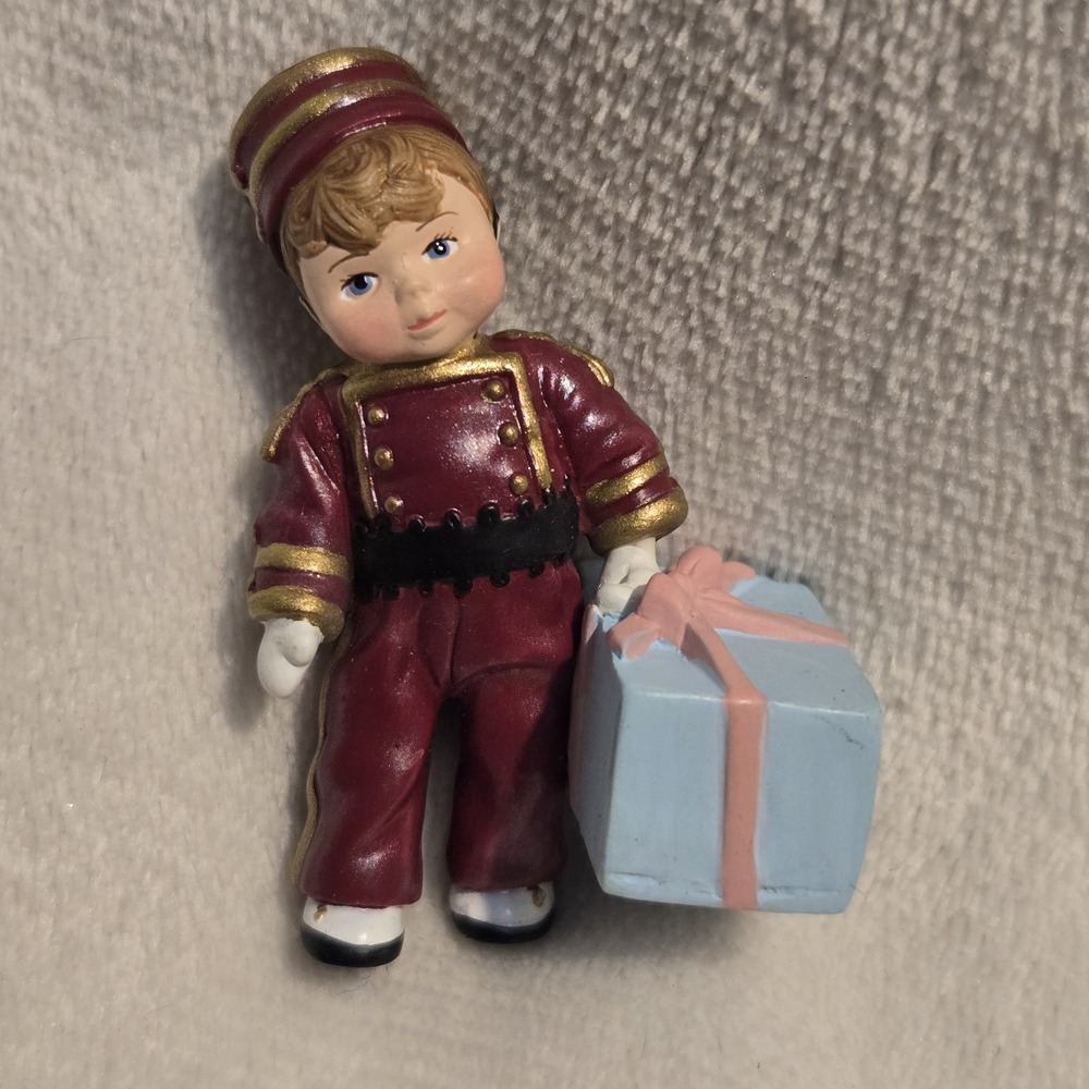 Madame‎ Alexander Alex the Bellhop Hallmark Merry Miniatures 1999 Hotel Figurine